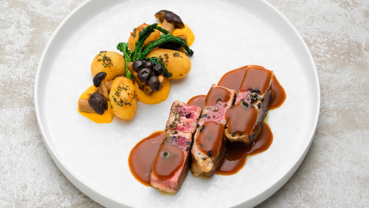 Controfiletto arrosto con sale nero e salsa Demiglace – - Ricetta